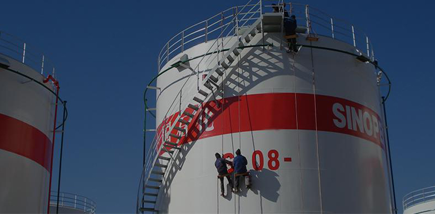 What is the service life of the chlorinated rubber antifouling paint?