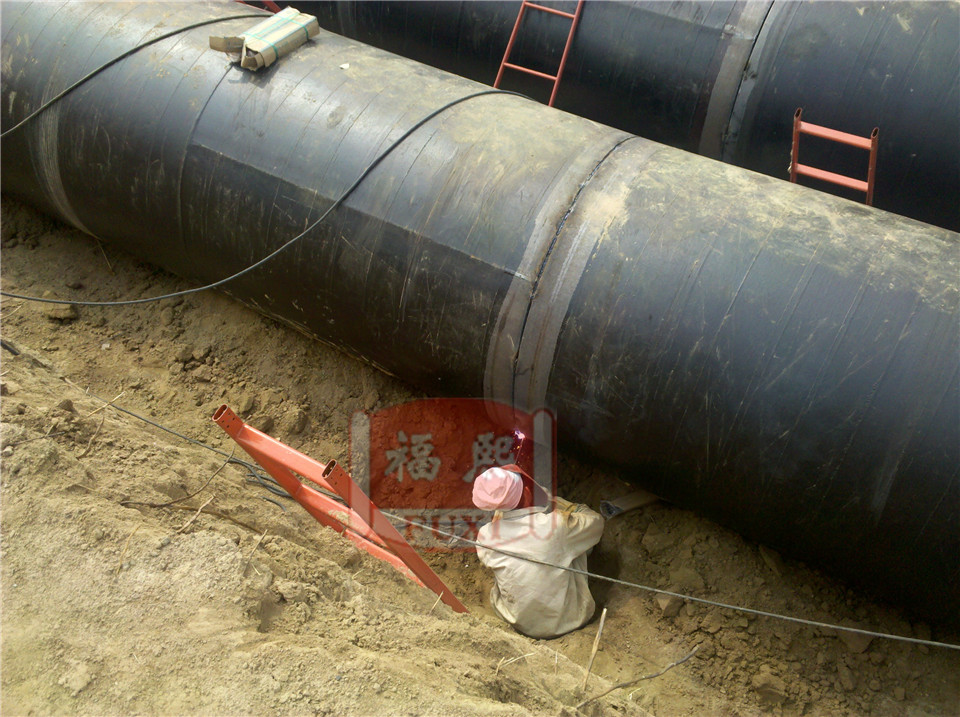 Underground steel pipe anti-corrosion coating application