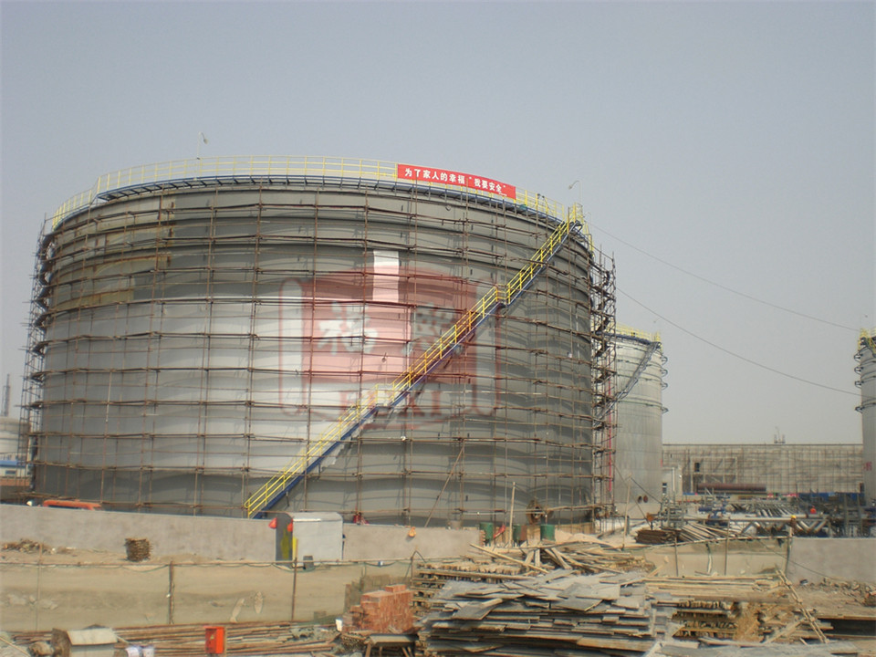 Oil storage tanks coating and maintenance for SINOPAC